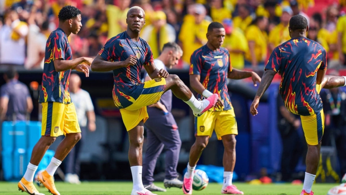 ORIGINAL ECUADOR '26 WORLD CUP PREMATCH JERSEY BY MARATHON, SIZE L, BNWT, UNIQUE